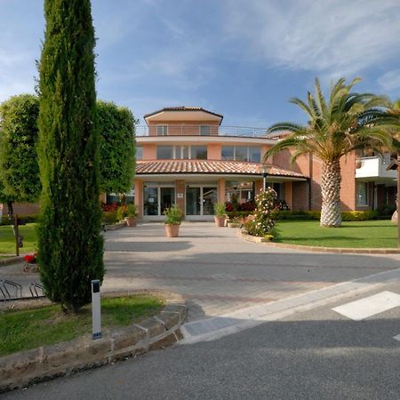 Villaggio Turistico La Cecinella Марина-ди-Чечина Экстерьер фото