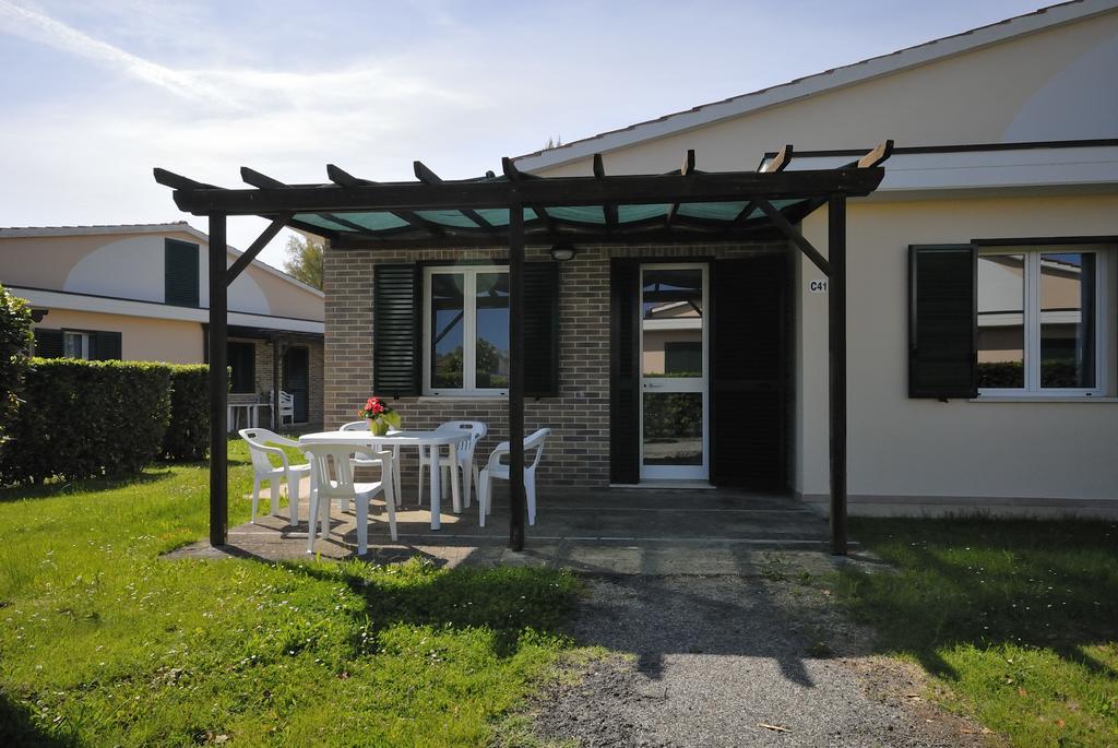 Villaggio Turistico La Cecinella Марина-ди-Чечина Экстерьер фото