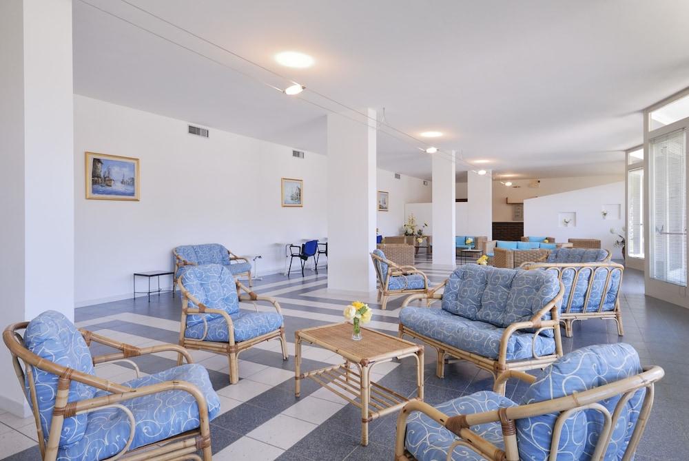 Villaggio Turistico La Cecinella Марина-ди-Чечина Экстерьер фото