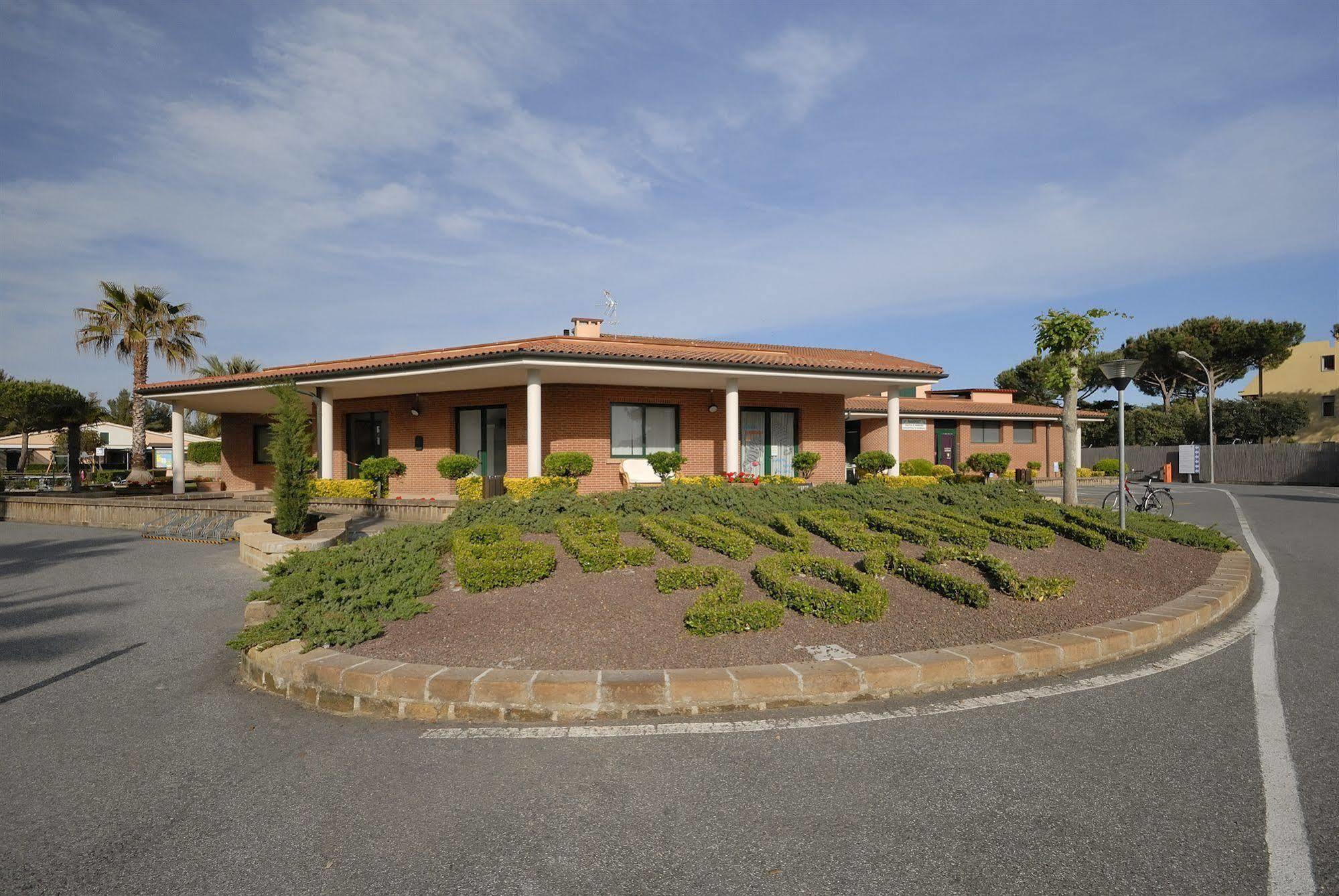 Villaggio Turistico La Cecinella Марина-ди-Чечина Экстерьер фото